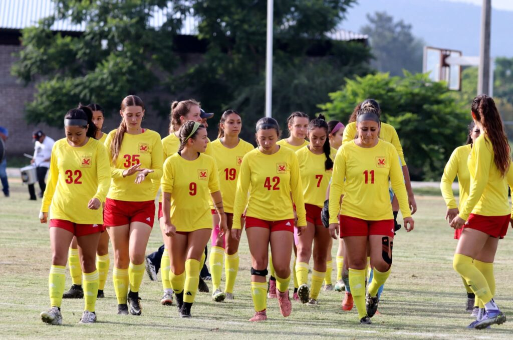 Equipo femenil Primero de Mayo culmina exitosa gira por el Bajío con encuentros deportivos y alianza en pro del tejido social